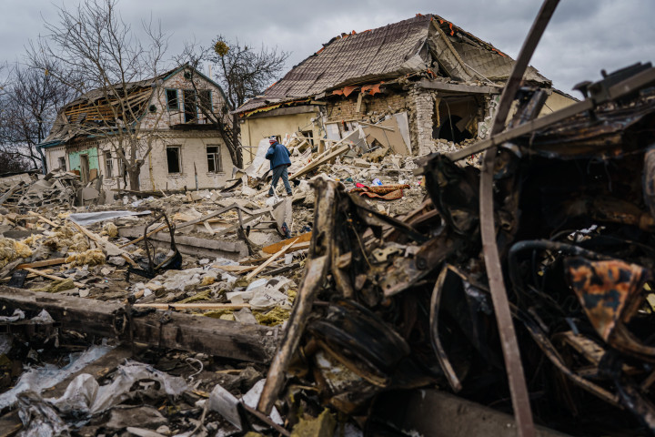 Orosz légicsapás után maradt romok Markhalivkában 2022. március 5-én – Fotó: Marcus Yam / Los Angeles Times / Getty Images