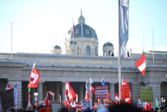 Ausztria felfüggeszti a kötelező oltási törvényt