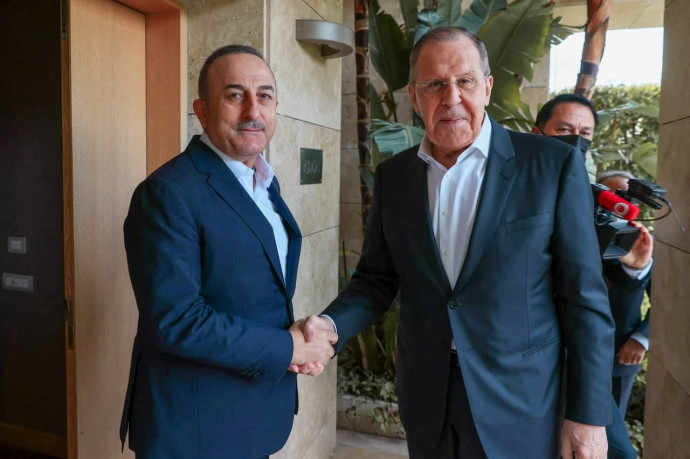 Mevlüt Çavuşoğlu török és Szergej Lavrov orosz külügyminiszterek – Fotó: Orosz Külügyminisztérium / Reuters