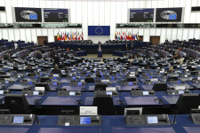 Azonnal elindítaná a jogállamisági eljárást Magyarországon az Európai Parlament