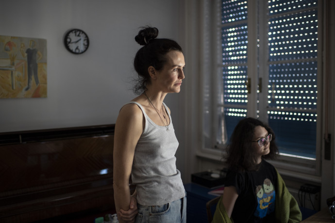 Lidia és a lánya, Polina Kijevből jött el, három napon keresztül utaztak – Fotó: Bődey János / Telex