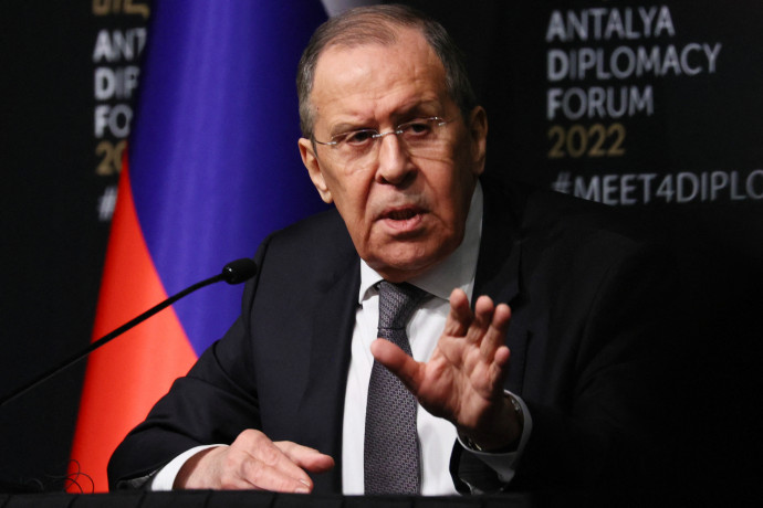 Lavrov nem hiszi, hogy nukleáris háborúvá fajulna a helyzet