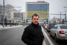 A moldovai ukrán menekülttábor mellől jelentkezett élőben a Telex tudósítója