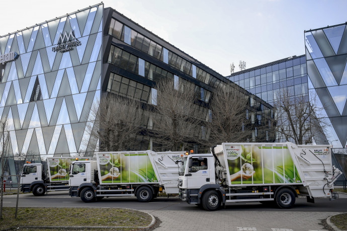 Elektromos teherautók Debrecenben. Fotó: MTI/Czeglédi Zsolt