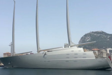 Egy orosz oligarcha 200 milliárd forintos megajachtját foglalták le az olaszok