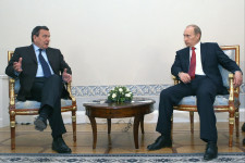 Hosszú órákon keresztül beszélt Gerhard Schröder exkancellár Putyinnal és tanácsadóival Moszkvában