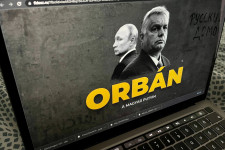 A Momentum bejegyezte a fidesz.ru-t, és ráplakátolt a kormányzati plakátokra