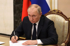 Putyin már tárgyalna Zelenszkijjel, de a Kreml tudni akarja, milyen eredmény várható a megbeszéléstől