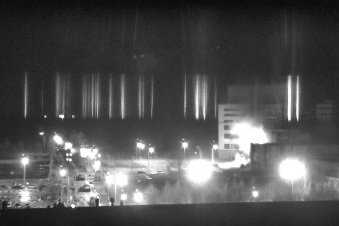 Az ukránok szerint orosz katonák lőszert robbantottak fel a zaporizzsjai atomerőmű egyik reaktora előtt