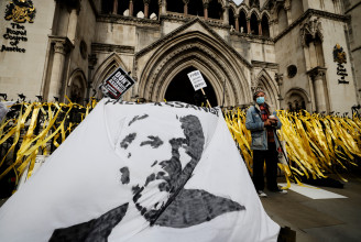 Julian Assange nem fellebbezhet a kiadatása ellen, de megházasodhat