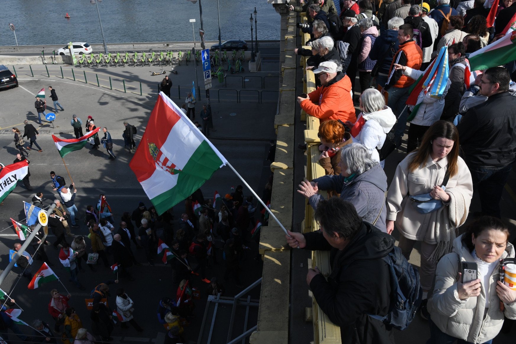 Orbán kihűlt kődarabhoz hasonlította Márki-Zayt, Márki-Zay egyre fáradó arccal azonosította Orbánt