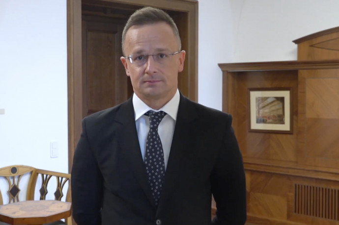 Szijjártó: Döntésünk megmásíthatatlan, nem küldünk sem fegyvert, sem katonát a háborúba