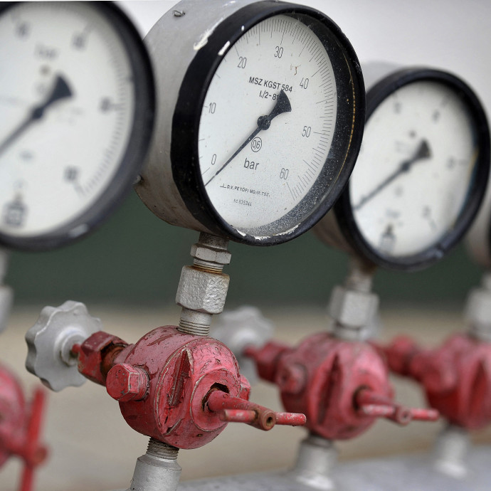 Támogatni kellene a magyar családokat, hogy váljanak le az orosz gázról