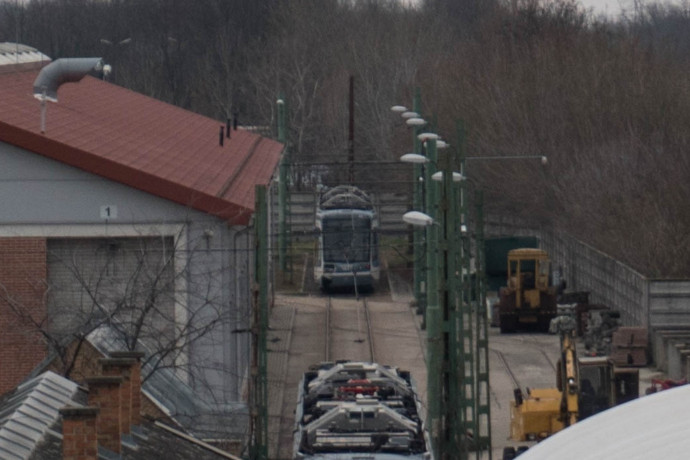 Házon belül törték össze az egyik tram-traint Szegeden