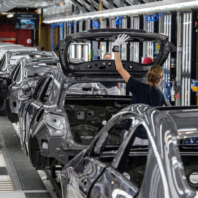 Esnek az európai autóeladások, és ezt a magyar gyárak is megérzik