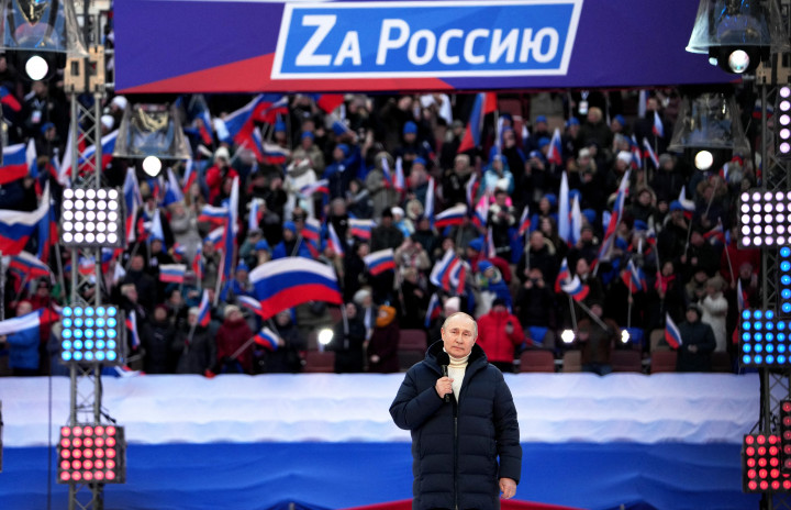 Vlagyimir Putyin ünnepi beszédet mond a Krím annektálásának nyolcadik évfordulóján a moszkvai Luzsnyiki stadionban 2022. március 18-án – Fotó: Alexander Vilf / Pool / AFP