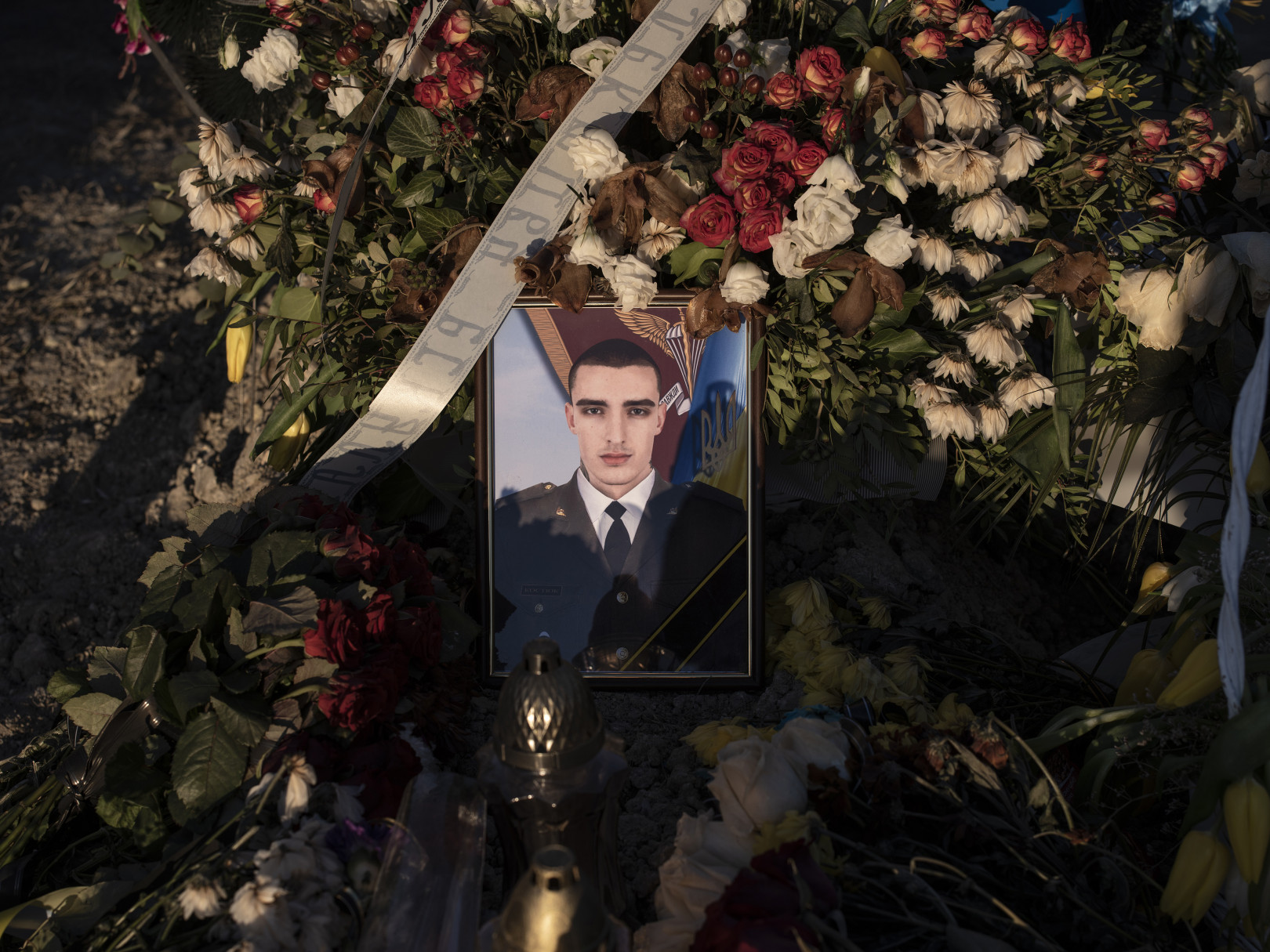 Pavlo Jurijovics Kosztjuk sírja a katonai temetőben – Fotó: Bődey János / Telex