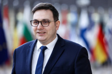 Csehország szerint abszurd, hogy az oroszok az EU-tól kapott pénzből bombázzák Ukrajnát