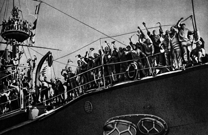 Lázadás a Patyomkin fedélzetén: jelenet a Patyomkin páncélos című filmből – Fotó: Universal History Archive / Getty Images