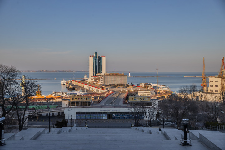 Odessza kikötője és a híres lépcső 2022. március 15-én – Fotó: Huszti István / Telex