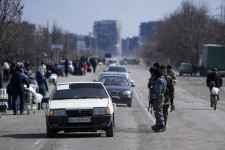 Kilenc humanitárius folyosót nyitnak szerdán, Mariupol nincs a listán