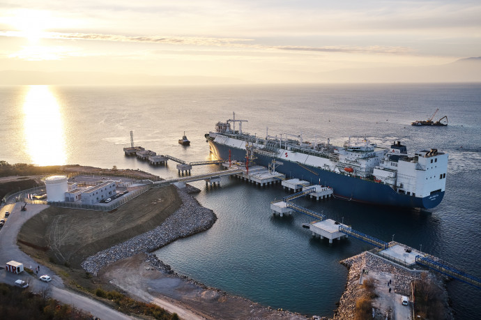 Évi 2,6 milliárd köbméter kapacitású LNG terminál a horvátországi Krk szigeten, amin keresztül magyarországra is érkezhet gáz – Fotó: Európai Bizottság