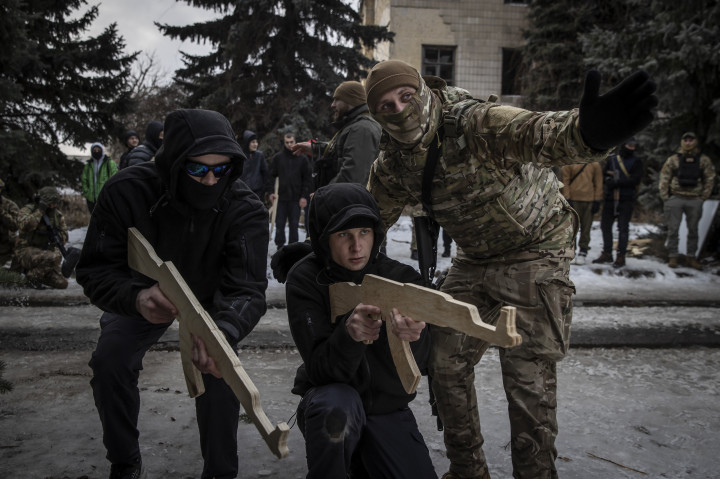 Civil önkéntesek kiképzése Kijevben a háború előtt 2022. február 7-én – Fotó: Huszti István / Telex