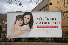 Ismét elkaszálta a Kúria a kiskorúak nemváltó műtétjéről szóló népszavazási kérdést