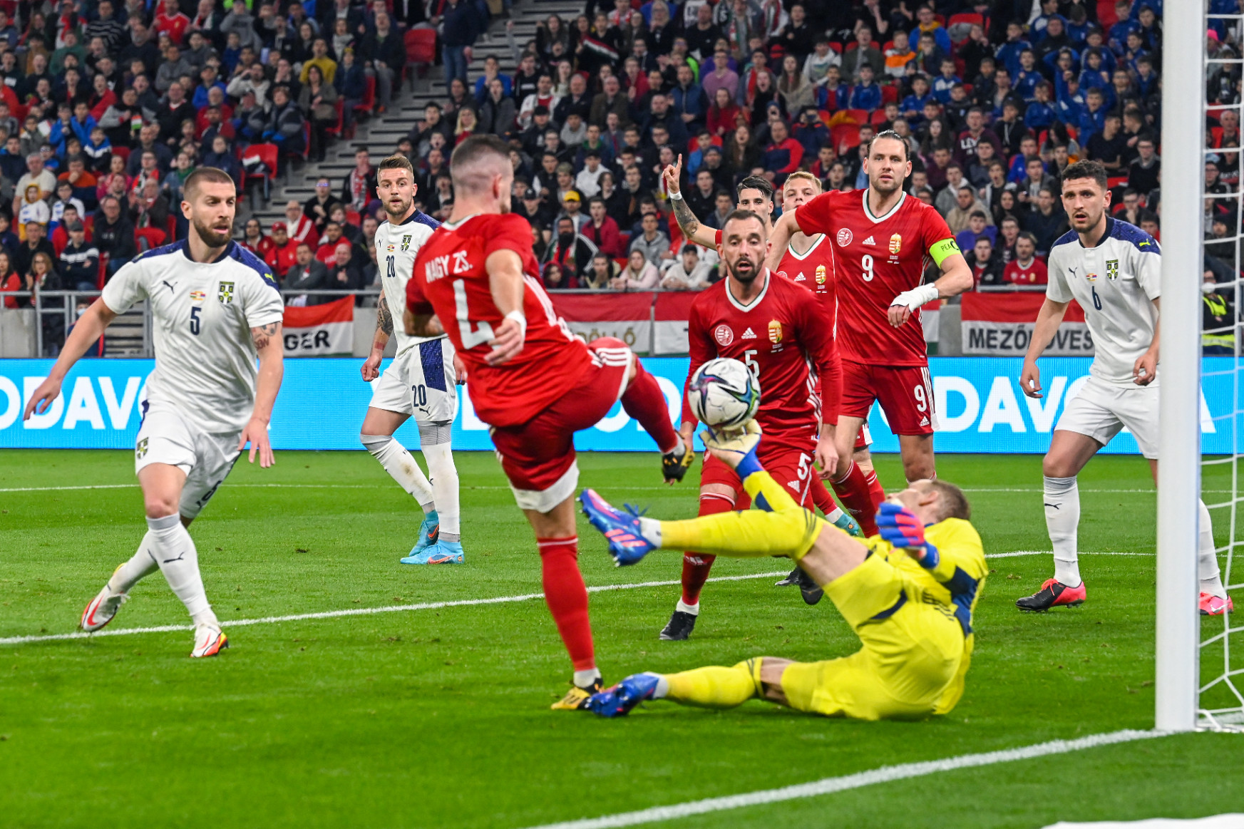 Dermesztő öngóllal nyert 1-0-ra Szerbia a Puskás Arénában
