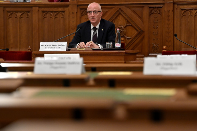 A Kúria közleményben magyarázza, miért alakult ki véleménykülönbség politikailag kényes kérdésekben a Kúria és az Alkotmánybíróság között