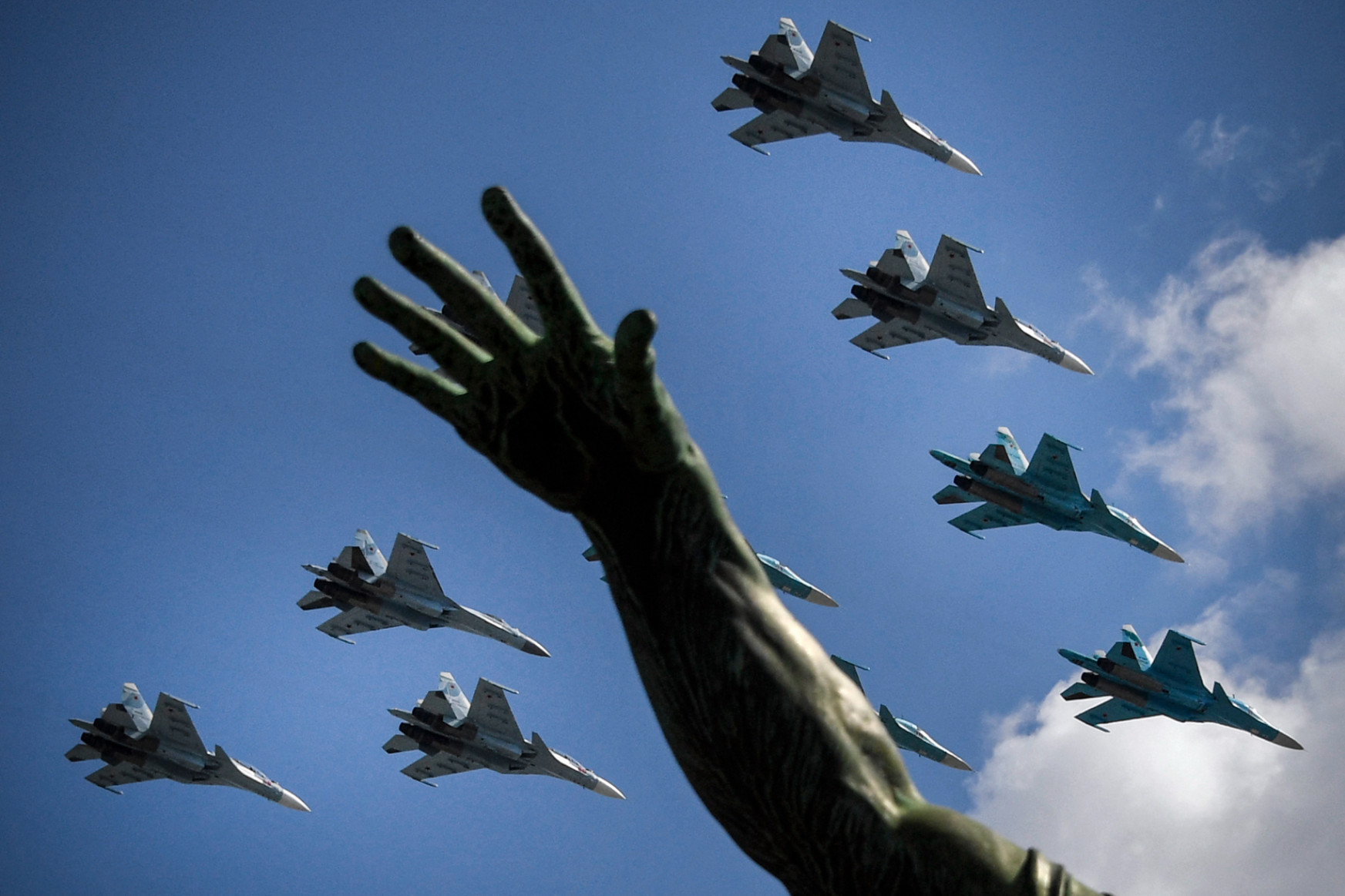 A veszteségek ellenére fokozza a bevetéseket az orosz légierő, de a hatalmas erejük mítosza már megdőlt