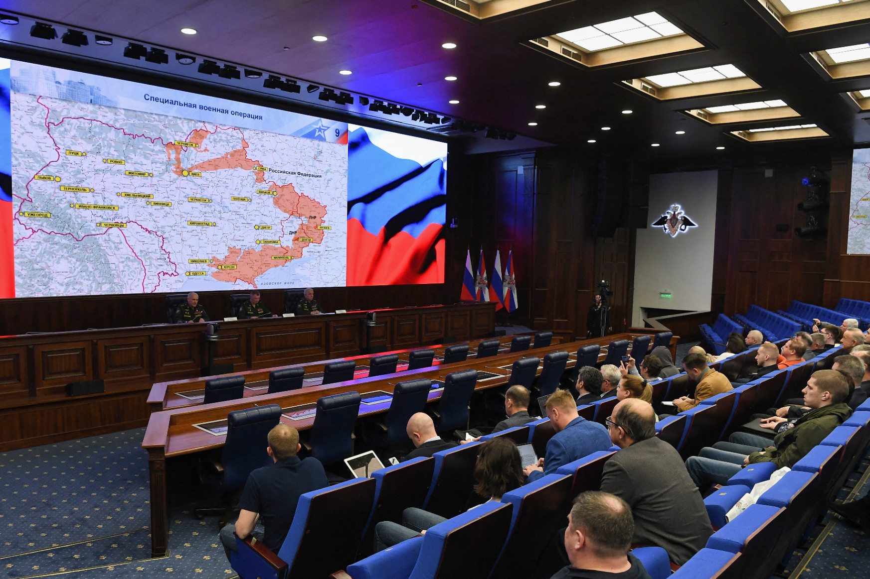 Szívrohamot kaphatott az orosz védelmi miniszter, a vezérkar átrajzolhatta a célvonalat, az offenzíva akadozik – ez történt az orosz-ukrán háborúban az éjjel