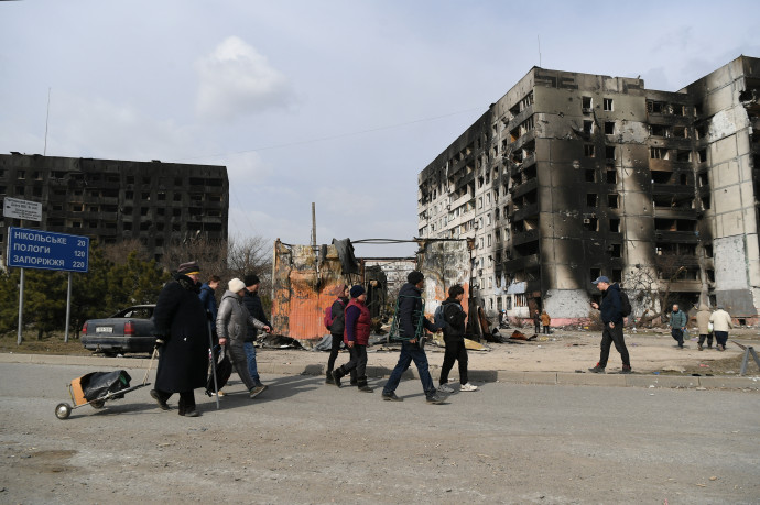 A britek szerint az oroszok vonakodnak a városi gyalogsági hadműveletektől, inkább válogatás nélküli légi és tüzérségi bombázásokkal operálnak