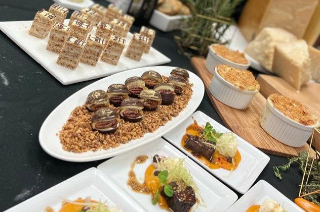 Először főz magyar szakács az Oscar-vacsorára, csirkepaprikás, vadas, somlói galuska és Eszterházy-torta is lesz a menün