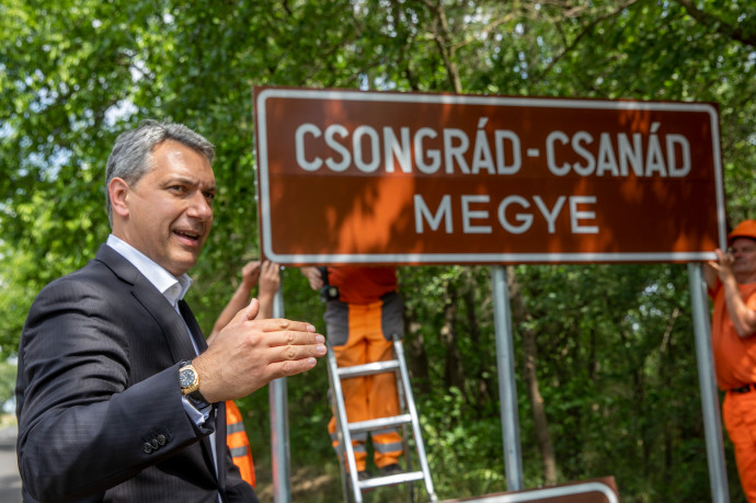 Lázár a Hvg-nek: Hát ha magát ez boldoggá teszi, akkor agresszornak tartom Putyint