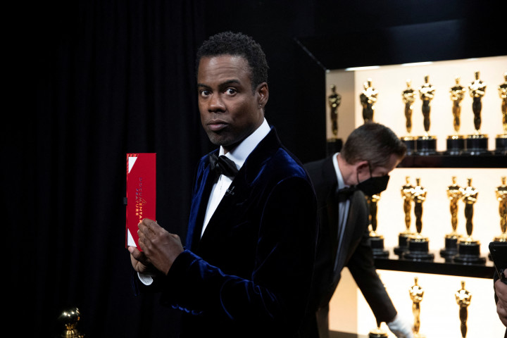Chris Rock a backstage-ben az Oscar-gála közben – Fotó: A.m.p.a.s. /Reuters