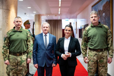 Novák Katalin megtekintette Magyarország fegyveres védelmi tervét