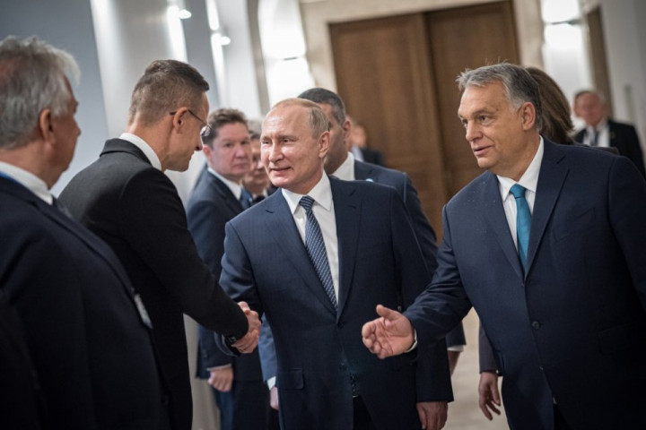 Szijjártó Péter, Vlagyimir Putyin és Orbán Viktor
