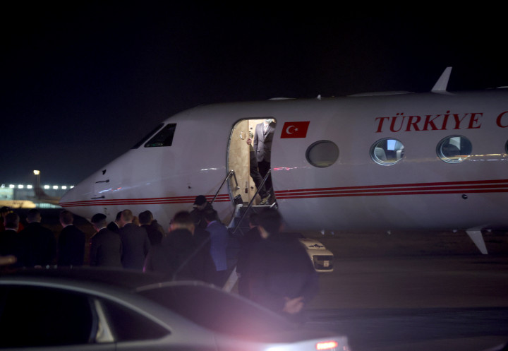 Megérkeznek az ukrán delegáció tagjai Törökországba – Fotó: Islam Yakut / AFP