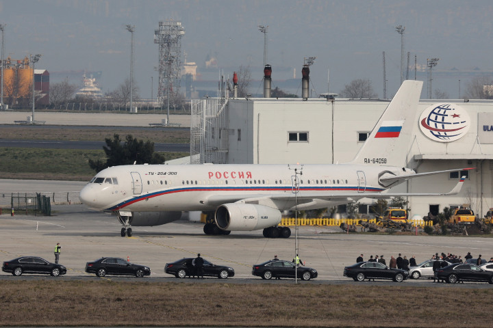 Az orosz delegációt szállító repülőgép Törökországban – Fotó: Yoruk Isik / Reuters