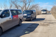 Az ukránok három humanitárius folyosót akarnak nyitni kedden, egyet Mariupolból