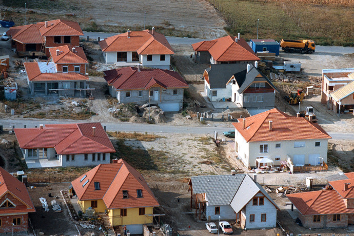 Váratlanul gyorsan leállnak a magyar bankok a zöld lakáshitelekkel