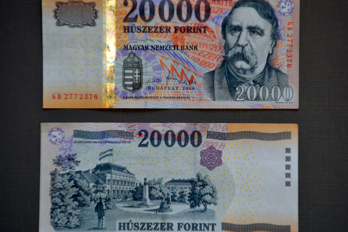 Izmosodik a forint, 367-re erősödött az euróval szemben