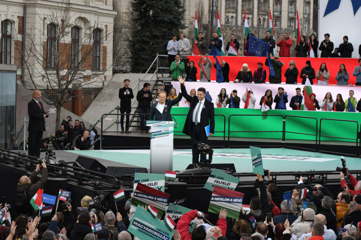 Donald Tusk and Péter Márki-Zay at the commemorative rally held by the united opposition, (Egységben Magyarországért) in Budapest, on 15 March 2022 – Photo: Melegh Noémi Napsugár / Telex