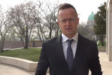 Szijjártó Péter: Folyamatos az egyeztetés a baloldal és az ukrán kormány képviselői között, akik befolyásolni akarják a magyar választást