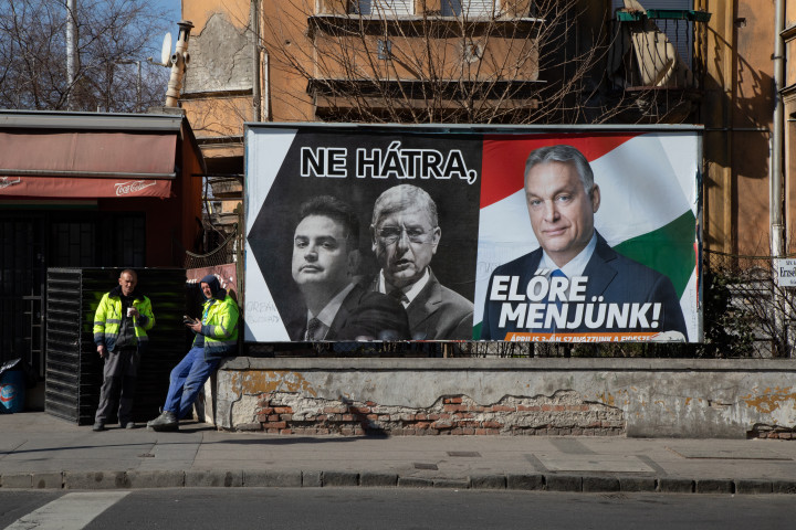 Republikon: A dolgozó magyarok 28 százaléka inkább elhagyná az országot, ha Orbán hatalmon marad