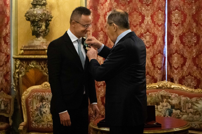 Szijjártó szerint egyeztetések folytak Ukrajna és a magyar ellenzék között, Ukrajna ukránellenes pánikkeltést emleget