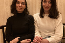 „Én biztonságban vagyok, de a barátaimon és a családtagjaimon segítenem kell”