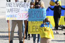 Több százmillió eurós fegyverszállításokra készül a német kormány