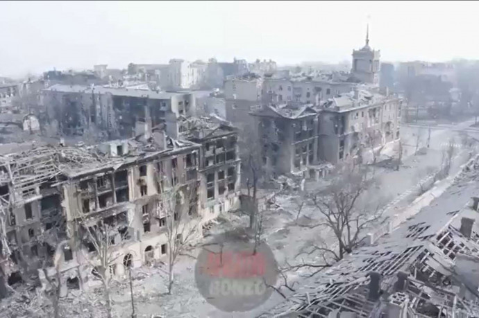 Szétbombázott szellemváros: új videó a mariupoli pusztításról